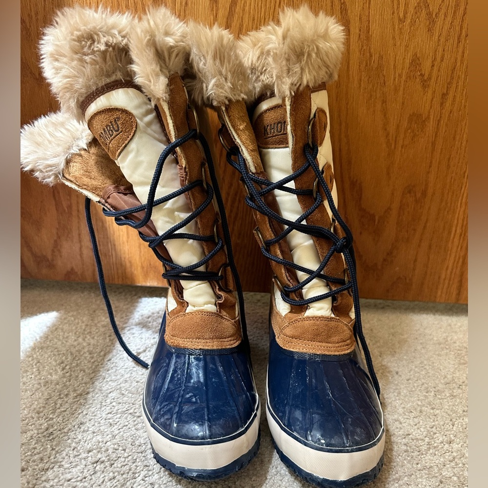 Khombu fur boots
